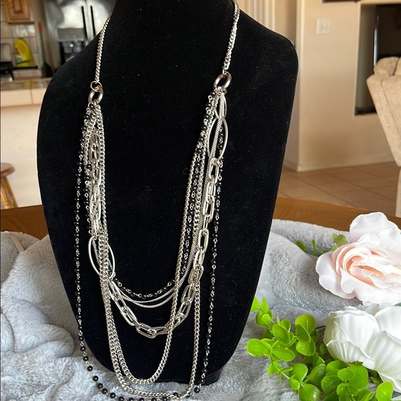 Elegant Silver and Black Layered Necklace - Picture 4 of 4